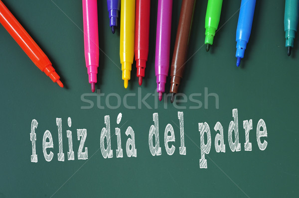 Feliz dia dos pais escrito espanhol quadro-negro canetas diferente Foto stock © nito