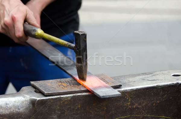 Demirci çalışmak çalışma alışveriş çekiç çelik Stok fotoğraf © njaj