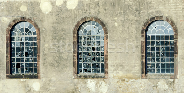 Vandalismo janela vintage quebrado violência buraco Foto stock © njaj