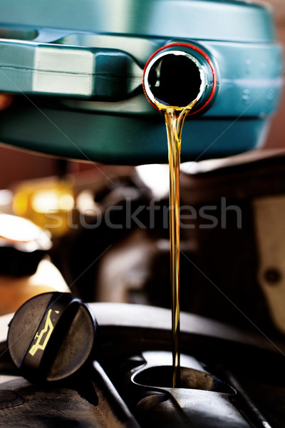 свежие машинное масло нефть изменений промышленности бутылку Сток-фото © Nneirda