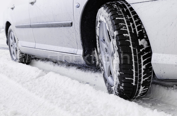 Winter band auto banden weg Stockfoto © Nneirda