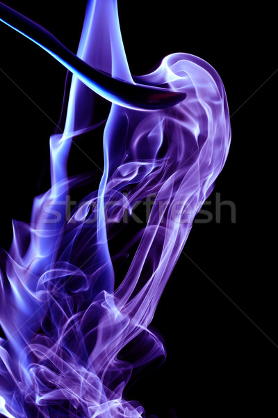 紫色 吸煙 自然 黑色 光 空間 商業照片 © Nneirda
