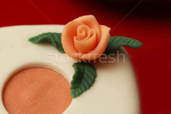 Foto stock: Torta · mazapán · rosas · aumentó · naranja