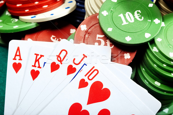 Koninklijk poker chips groene tabel casino euro Stockfoto © Novic