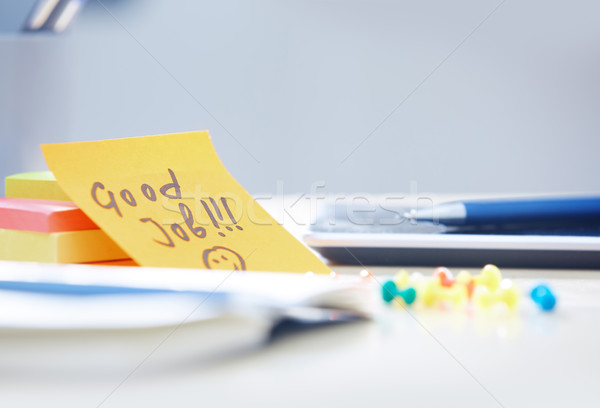 Gut Job Text Klebstoff beachten Büro Stock foto © Novic