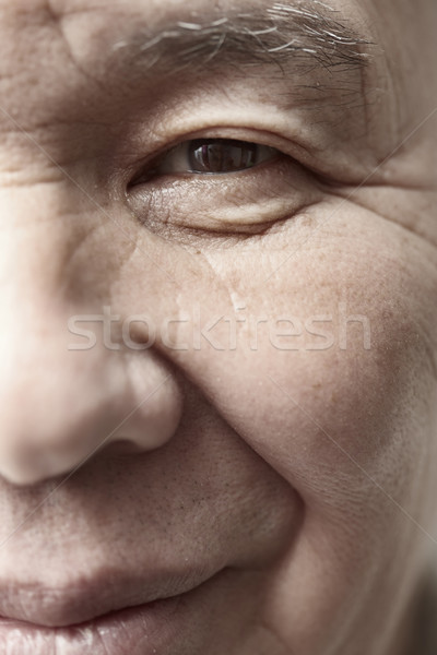 ältere Mann Gesicht schauen Kamera vertikalen Stock foto © Novic