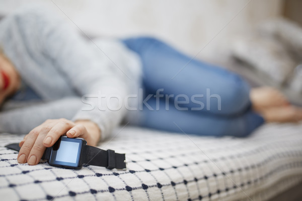 Kobieta snem smart oglądać strony technologii Zdjęcia stock © Novic