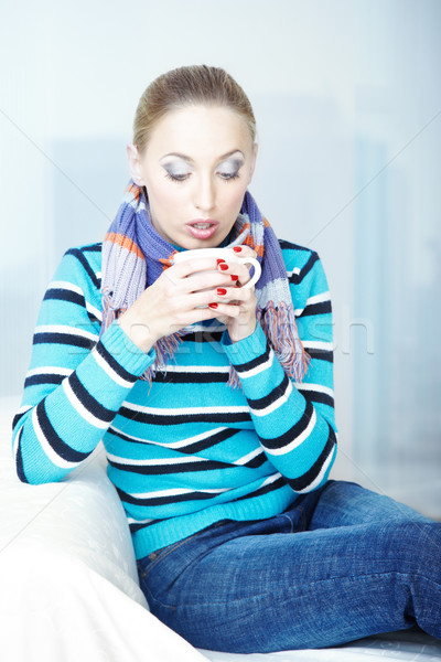 Quente chá doente mulher suéter cachecol Foto stock © Novic