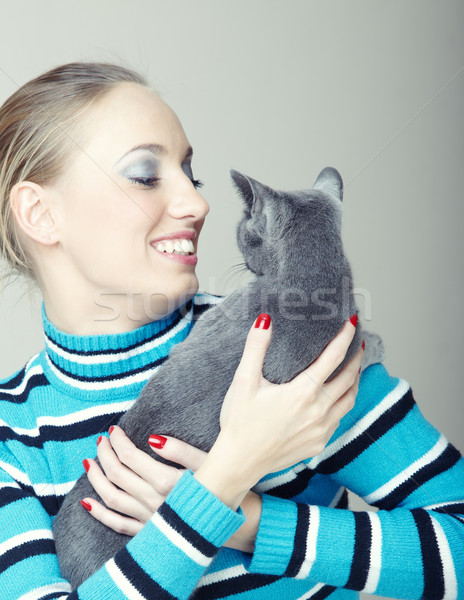 ストックフォト: 再生 · 猫 · 笑みを浮かべて · 女性 · 幸せ