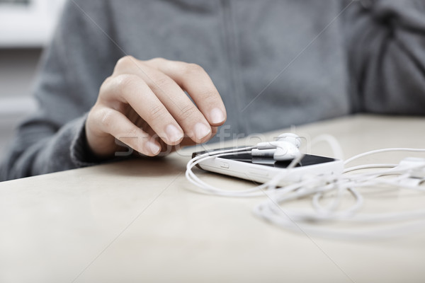 Smartphone Kopfhörer Frau Hand Aufnahme Musik Stock foto © Novic