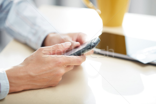 Stockfoto: Sms · handen · vrouw · smartphone · lunch