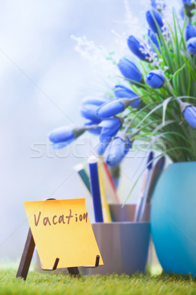 Adhesive note with Vacation text at green office Stock photo © Novic