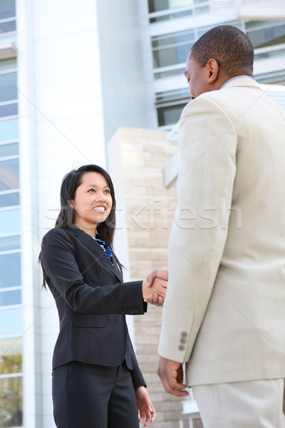 Business-Team Handshake jungen anziehend Bürogebäude Stock foto © nruboc