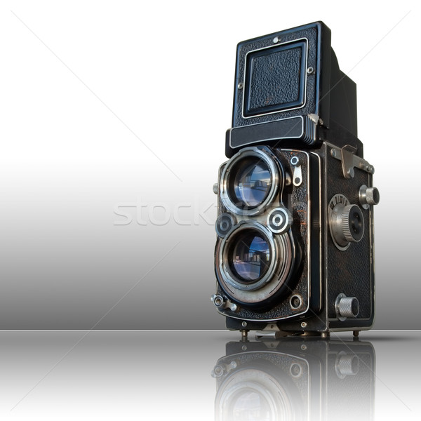 Vechi negru geaman obiectiv aparat foto alb Imagine de stoc © nuttakit
