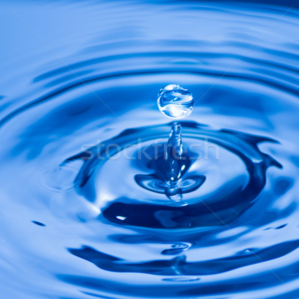 Blauw bolvormig druppels water boven Stockfoto © nuttakit