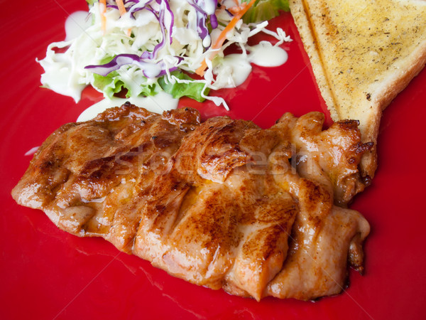 鶏 フライド ステーキ ガーリックブレッド サラダ プレート ストックフォト © nuttakit