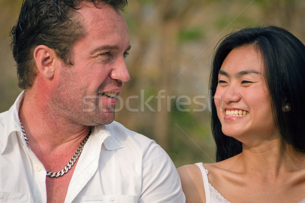 Jeden para szczęśliwie szczęśliwy parku uśmiech Zdjęcia stock © nuttakit