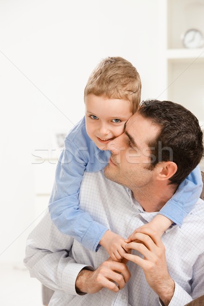 Piggyback padre figlio famiglia faccia felice Foto d'archivio © nyul