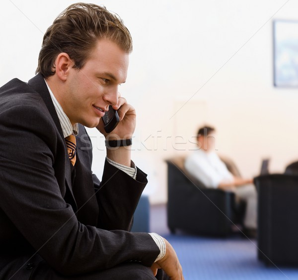 [[stock_photo]]: Affaires · appelant · téléphone · téléphone · portable · bureau · lobby