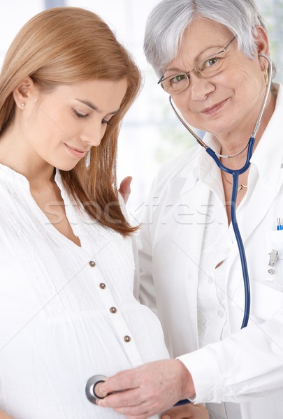 Pré-natal senior feminino médico grávida Foto stock © nyul
