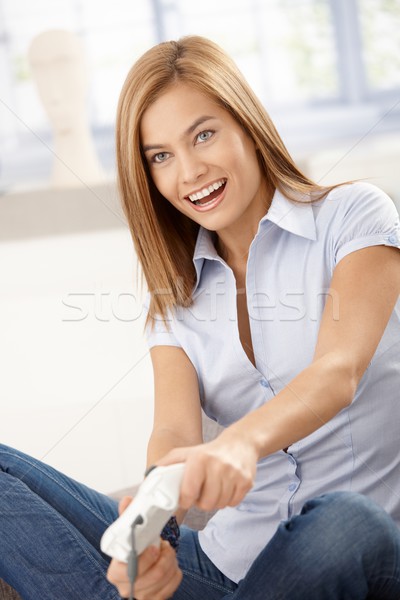 [[stock_photo]]: Jeunes · Homme · jouer · jeu · vidéo · souriant