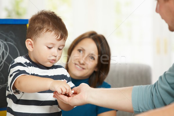 [[stock_photo]]: Peu · garçon · craie · père · jouer · tableau · noir