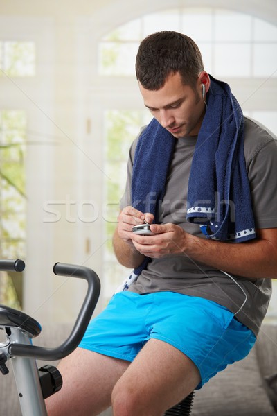 ストックフォト: 男 · 座って · 自転車 · 訓練