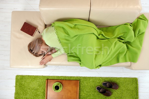 Foto stock: Mulher · adormecido · sofá · ver · cobertor