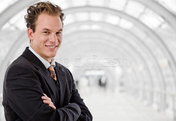 [[stock_photo]]: Heureux · affaires · souriant · portrait · bureau · salon