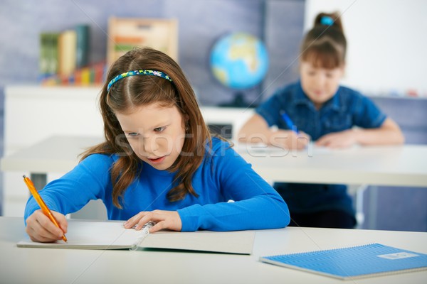 Stockfoto: Kinderen · klas · schoolmeisjes · vergadering · bureau