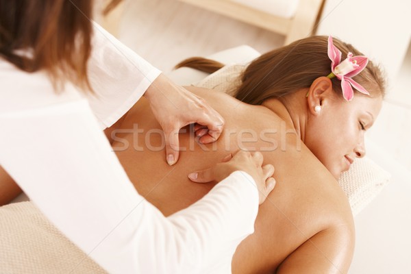 Foto d'archivio: Massaggio · trattamento · primo · piano · mani · donna · fiore