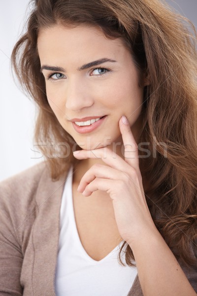 Portret fata atractiv zâmbitor atractiv femeie Imagine de stoc © nyul