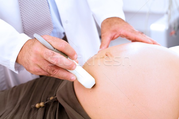 Prenatale gravidă burtă familie medical Imagine de stoc © nyul