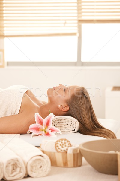 Fiatal nő előkészített szépségápolás fiatal vonzó nő megnyugtató Stock fotó © nyul