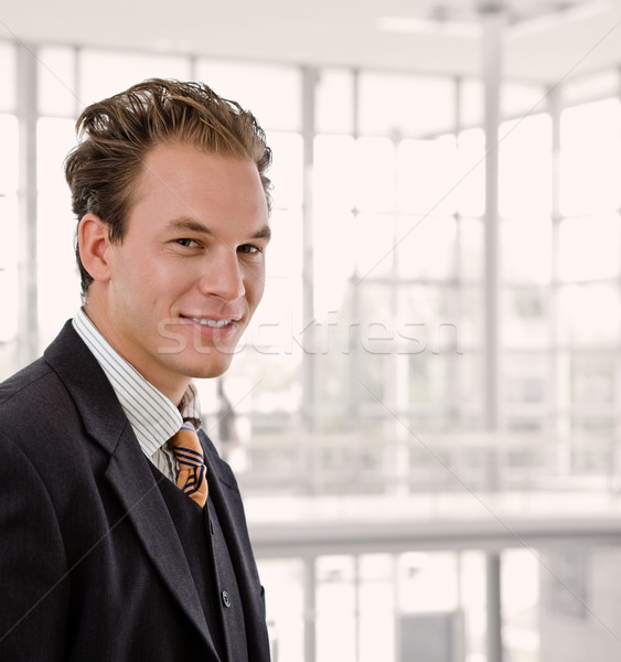 Porträt glücklich Geschäftsmann jungen lächelnd Büro Stock foto © nyul