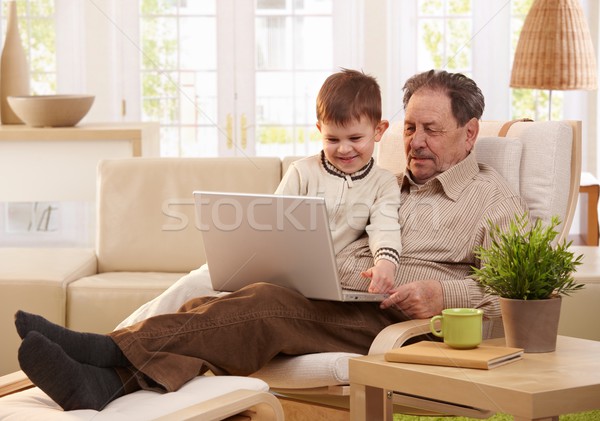 Сток-фото: деда · внук · вместе · сидят · кресло