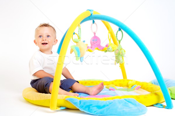 Copil jucării băiat joc Imagine de stoc © nyul