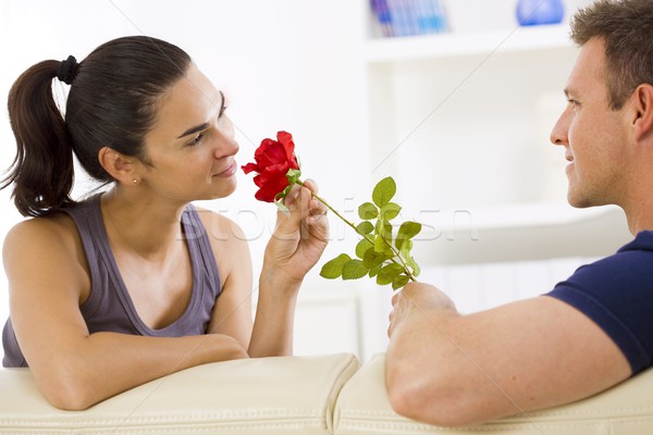 Liefde paar steeg romantische man Rood rose Stockfoto © nyul