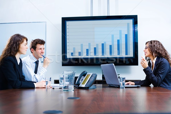 Zakelijke bijeenkomst gelukkig jonge vergadering boardroom Stockfoto © nyul