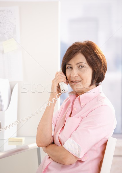 Stockfoto: Portret · volwassen · kantoormedewerker · telefoongesprek · praten · telefoon