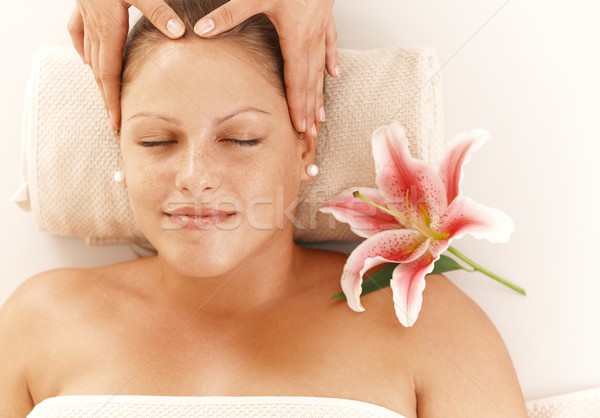Mujer cabeza masaje primer plano retrato Foto stock © nyul