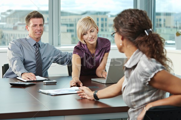 Foto stock: Gente · de · negocios · planificación · jóvenes · mesa · oficina · reunión · de · negocios