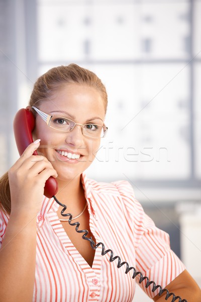 Bella receptionist lavoro parlando telefono ufficio Foto d'archivio © nyul