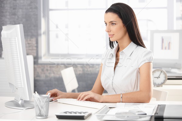 Foto stock: Bastante · trabalhador · de · escritório · menina · sessão · secretária · escritório