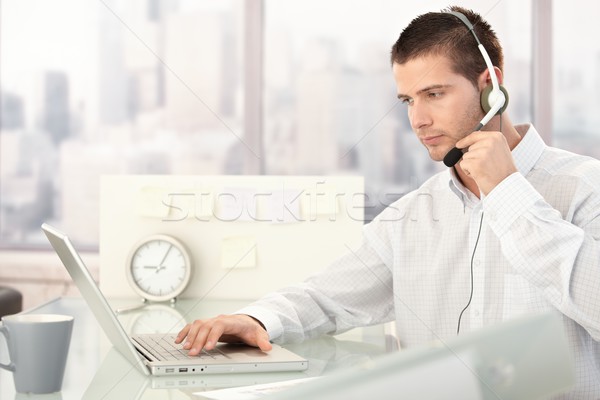Stock photo: Customer service operator working in bright office�
