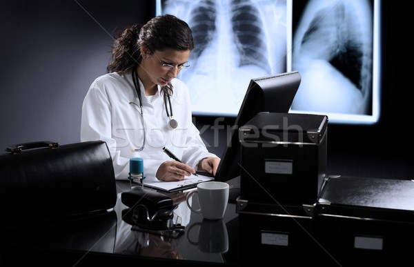 Foto stock: Médicos · habitación · jóvenes · femenino · médico · mujer