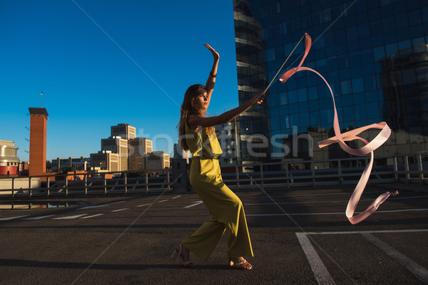 Stock foto: Turnerin · Mädchen · Band · professionelle · Frau · Tänzerin