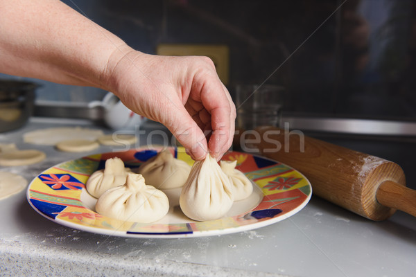 Senior vrouw keuken top ruw Stockfoto © O_Lypa