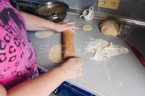 Foto stock: Avó · rolar · senior · mulher · mãos · fora