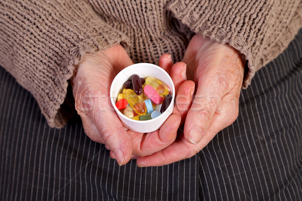 Ziekte het voorkomen ouderen hand Stockfoto © ocskaymark